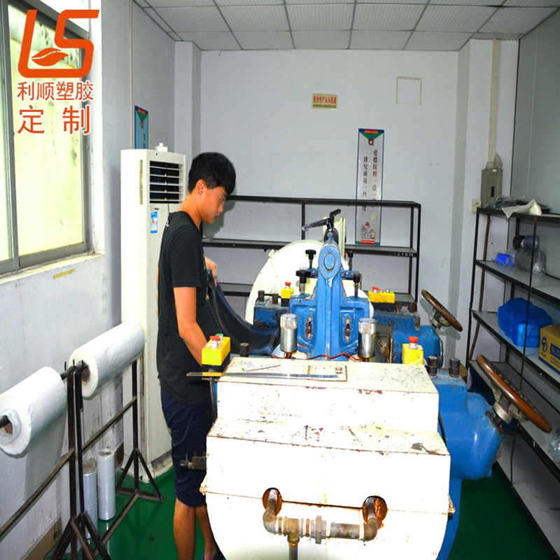 利顺硅胶炼胶车间